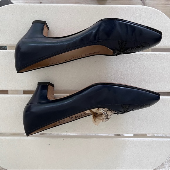 Salvatore Ferragamo low heels snake navy pumps 9.5 vintage - Picture 4 of 9